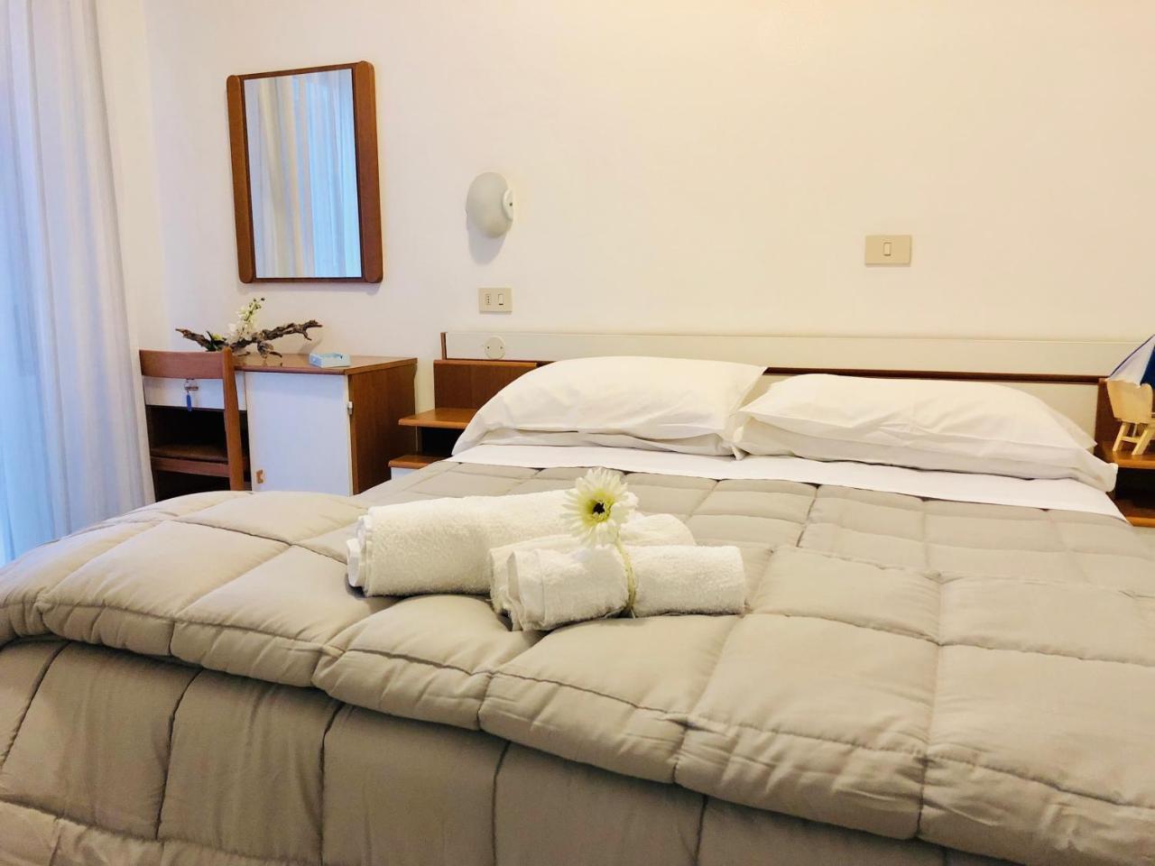 רימיני Hotel Villa Lieta מראה חיצוני תמונה